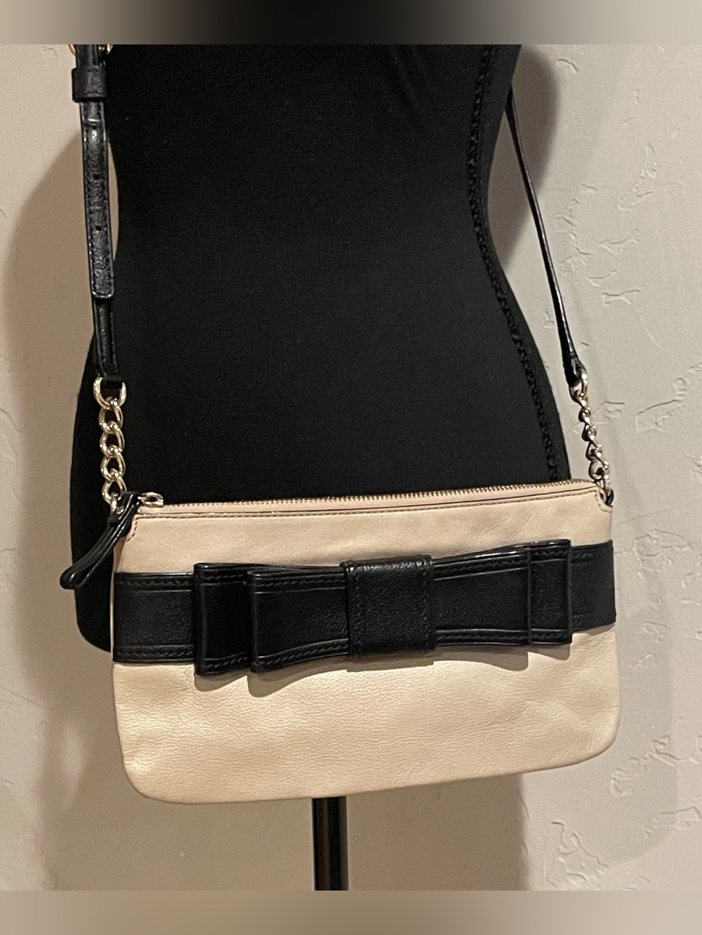Kate Spade Villavella Avenue Celina crossbody bag w/ Bow EUC